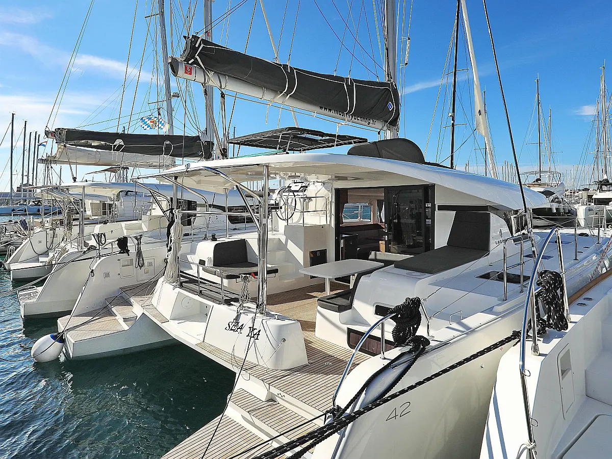 Lagoon 42 
