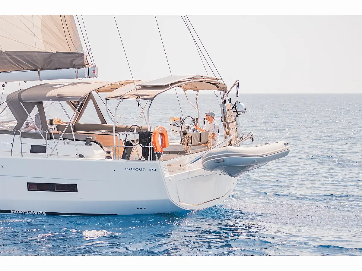 Dufour 530