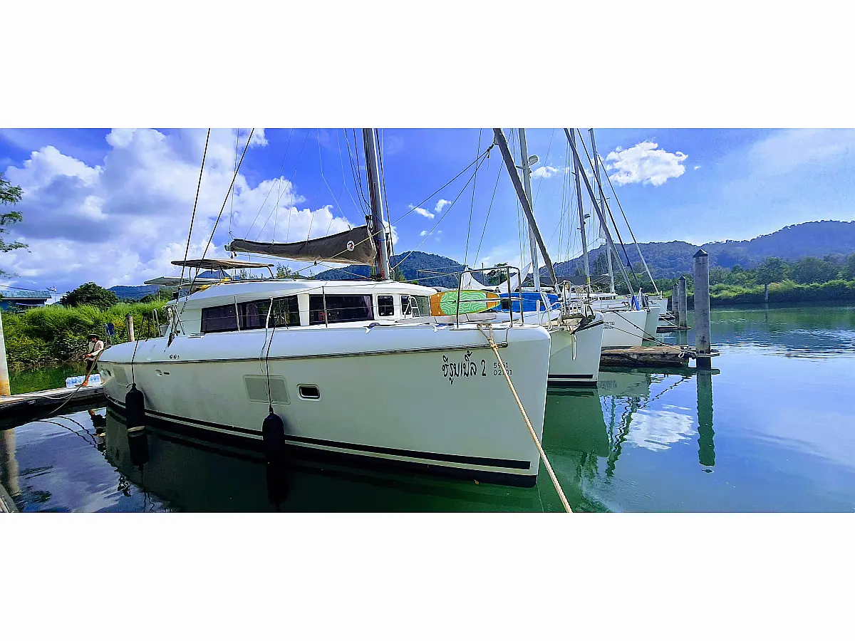 Lagoon 421