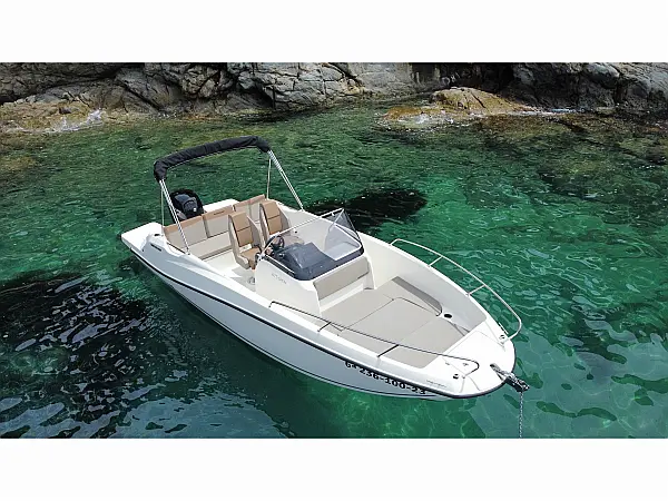 Quicksilver Activ 675 Open