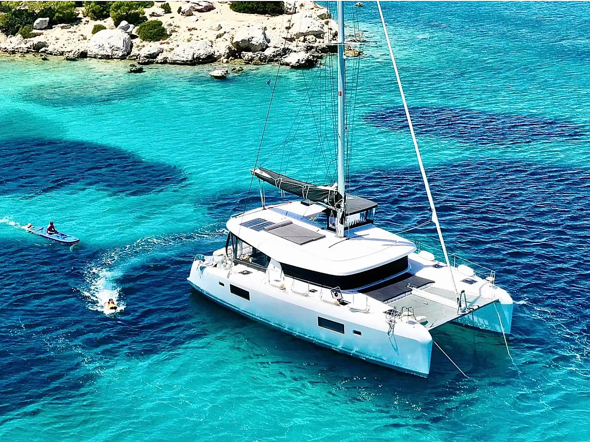 Lagoon 42