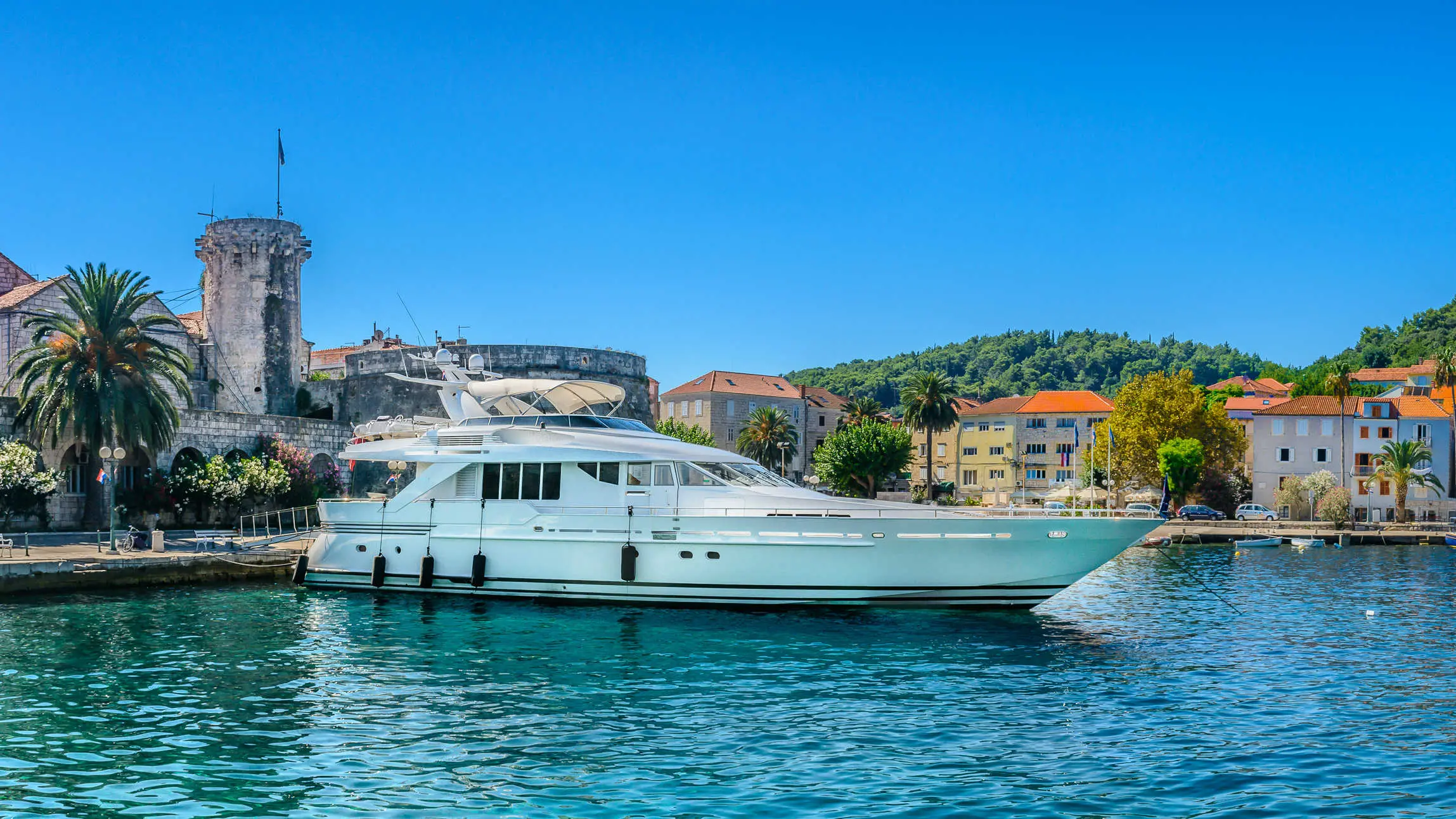 Sailing and motorboat routes in Croatia