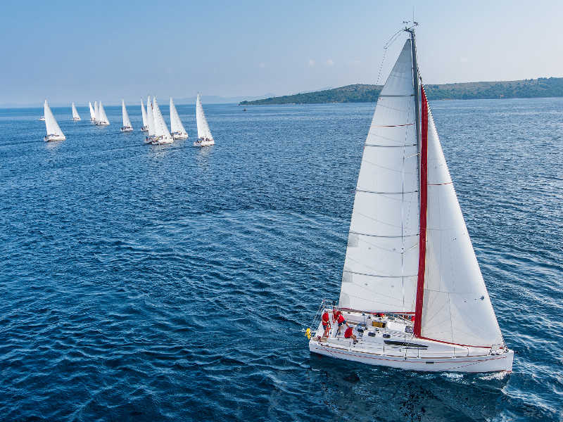 Sailing yacht